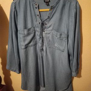 A.N.A. Hi-Lo tunic top with 3/4 length sleeves. Size XL. In good shape.